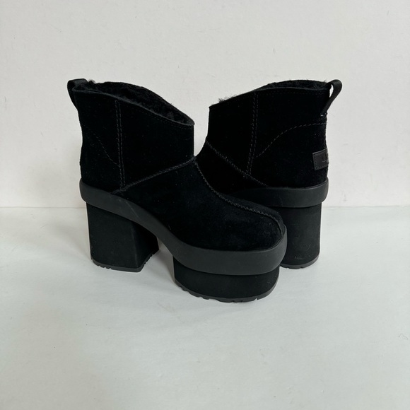 UGG NEW HEIGHTS PLATFORM MINI BLACK CHUNKY BOOTS - Picture 2 of 6